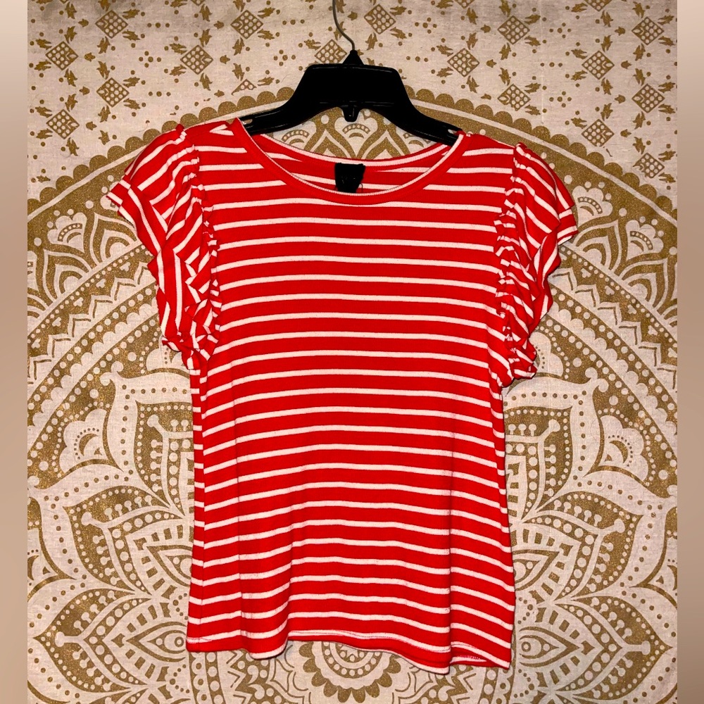 LADIES “W5” SHORT FLUTTER SLEEVE STRIPED TOP…SIZE MEDIUM